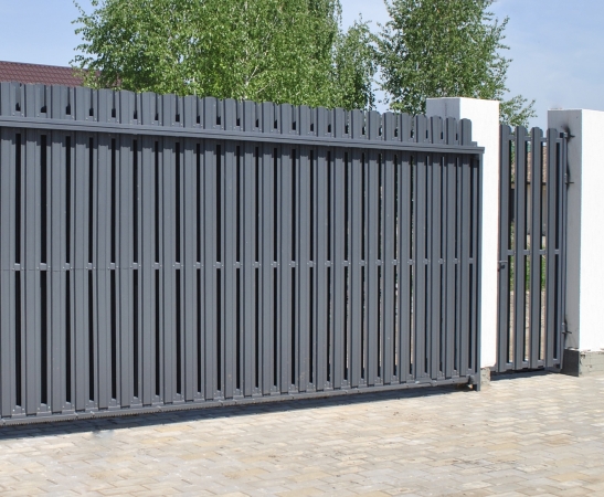 Ворота из штакетника в Северской