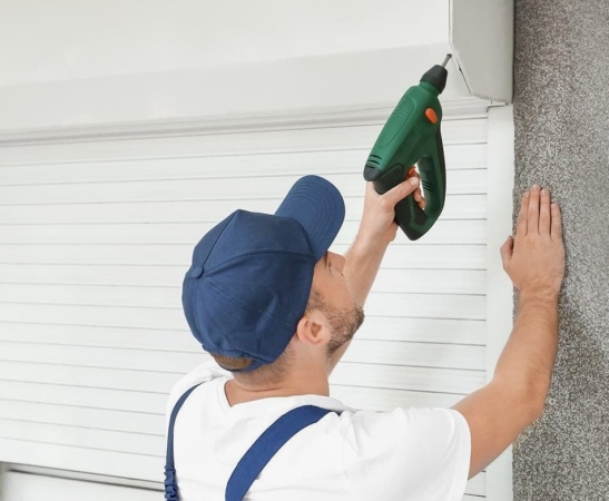 Установка рольставней в Северской